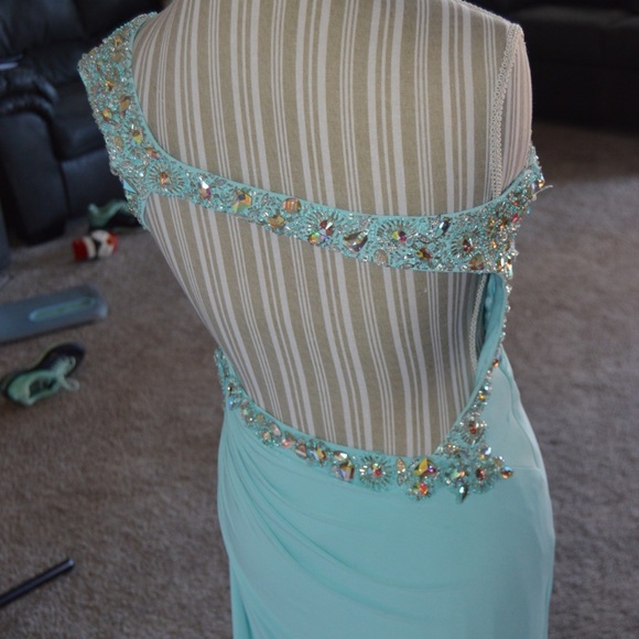 Riva Designs Formal Dress - Picture 3 of 10